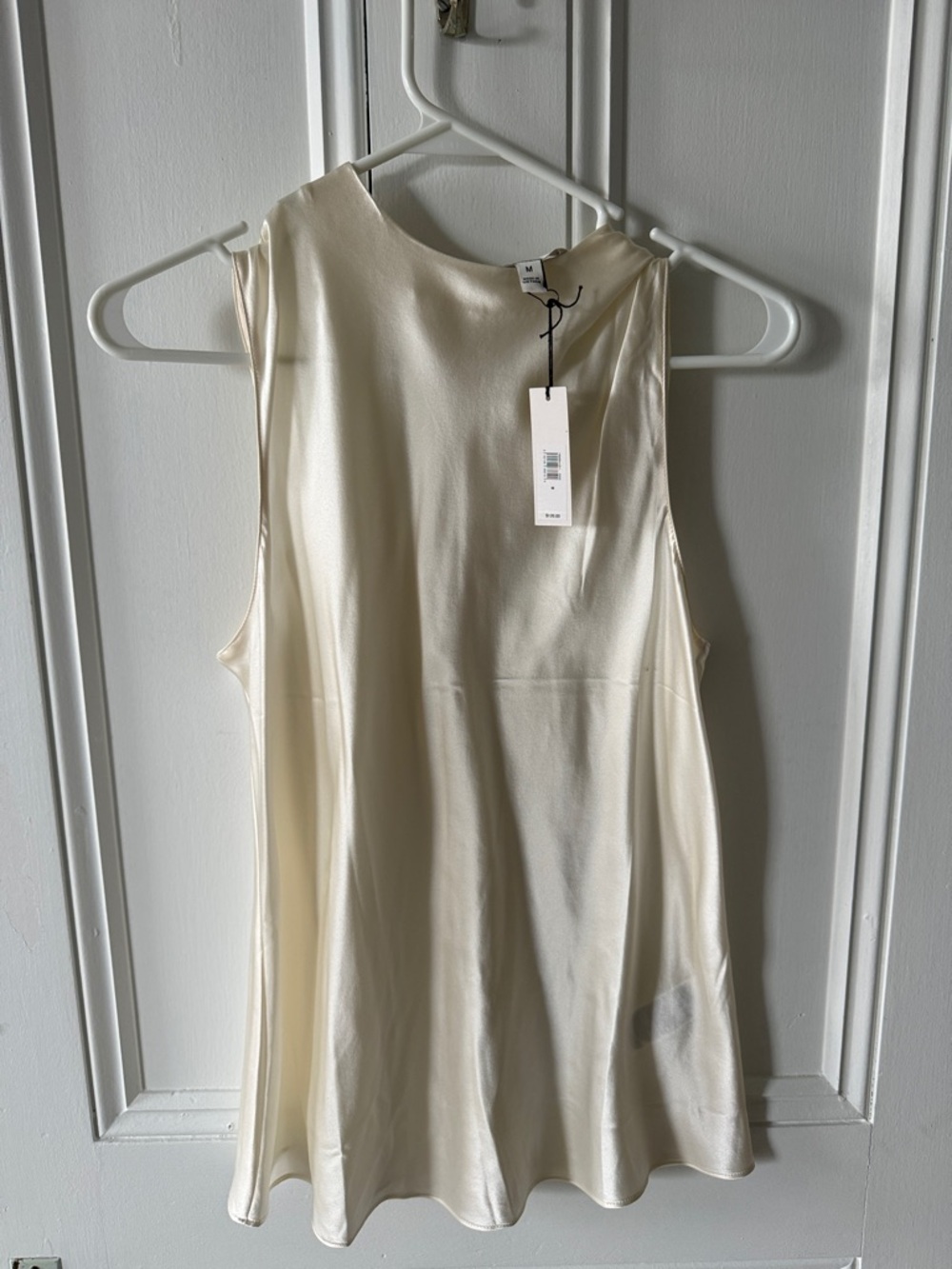 Banana Republic Silk-Blend Sleeveless Shell in Cream
